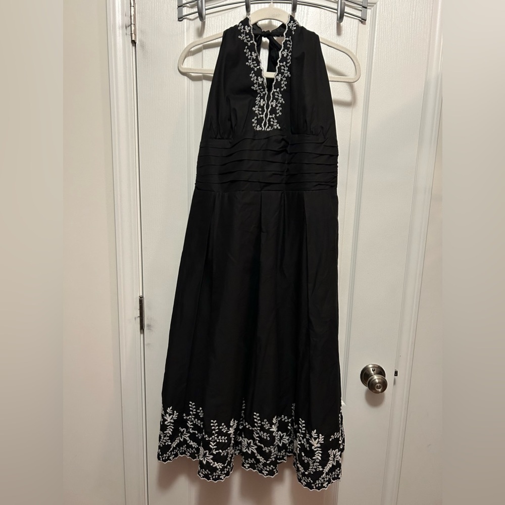 Dressbarn women’s 14W fit and flare halter dress black white embroidered flowers